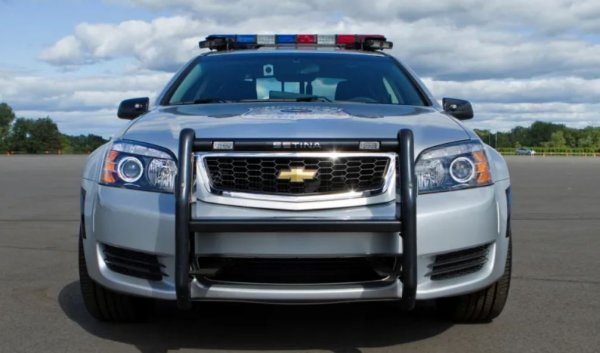 Производството на разработения в САЩ Caprice приключва през 1996 г. От петото поколение нататък производството се прехвърля към дъщерното дружество на Holden в Австралия. Caprice няма да се завърне в Америка до 2011 г. на платформата Zeta, автомобилна архитектура, която също е в основата на Chevrolet Camaro, VF Commodore и Chevrolet SS от 2010 &ndash; 2015 г.

Последният полицейски седан на Chevrolet, Caprice PPV, се предлага стандартно с 3,6-литров V6 двигател с мощност 301 к.с. 
Версията с осем цилиндъра осигурява 355 коня, което може да не звучи много в сравнение с малките LT блокове в съвременните автомобили Chevrolet. От друга страна, 6,0-литровият V8 агрегат позволява на Caprice PPV да достигне 251 километра в час.
